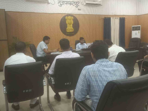 जिलाधिकारी के नेतृत्व में रोगी कल्याण समिति की महत्वपूर्ण बैठक